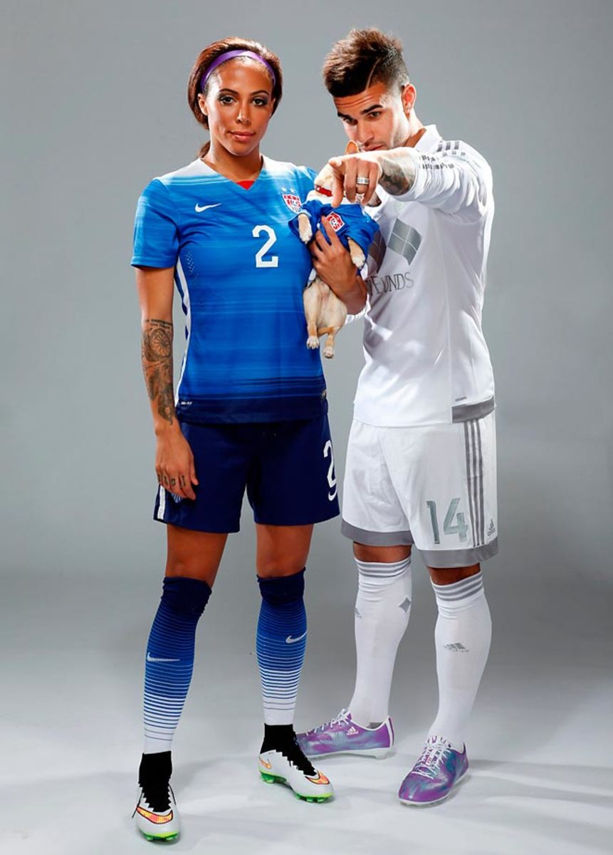 sydney-leroux-X159570_TK4_2055.jpg